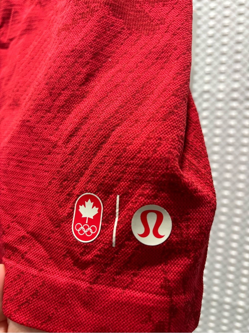 lululemon athletica Team Canada Swiftly Tank - Picture 2 of 4